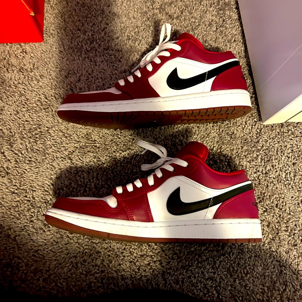 Jordan 1 low authentic shoes